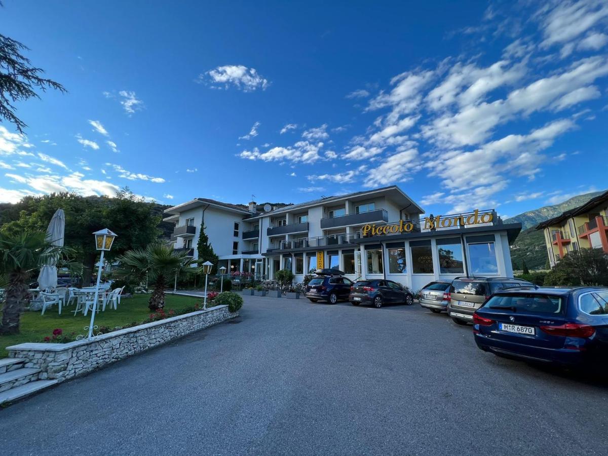 Hotel Piccolo Mondo Torbole Sul Garda Exterior foto